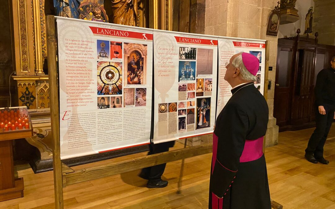 Exposición itinerante dos milagros eucarísticos do beato Carlos Acutis