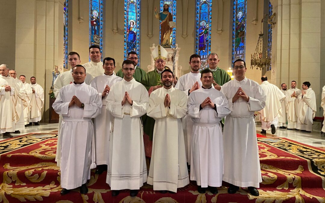 Nueve seminaristas de nuestra Diócesis recibieron los ministerios de Lectorado y Acolitado