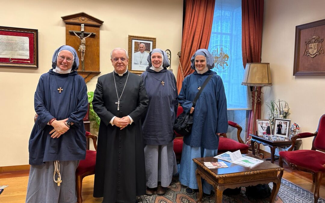 Encuentro con la Vicaria General y dos Hermanas de la familia monástica de Belén, de la Asunción de la Virgen y de San Bruno