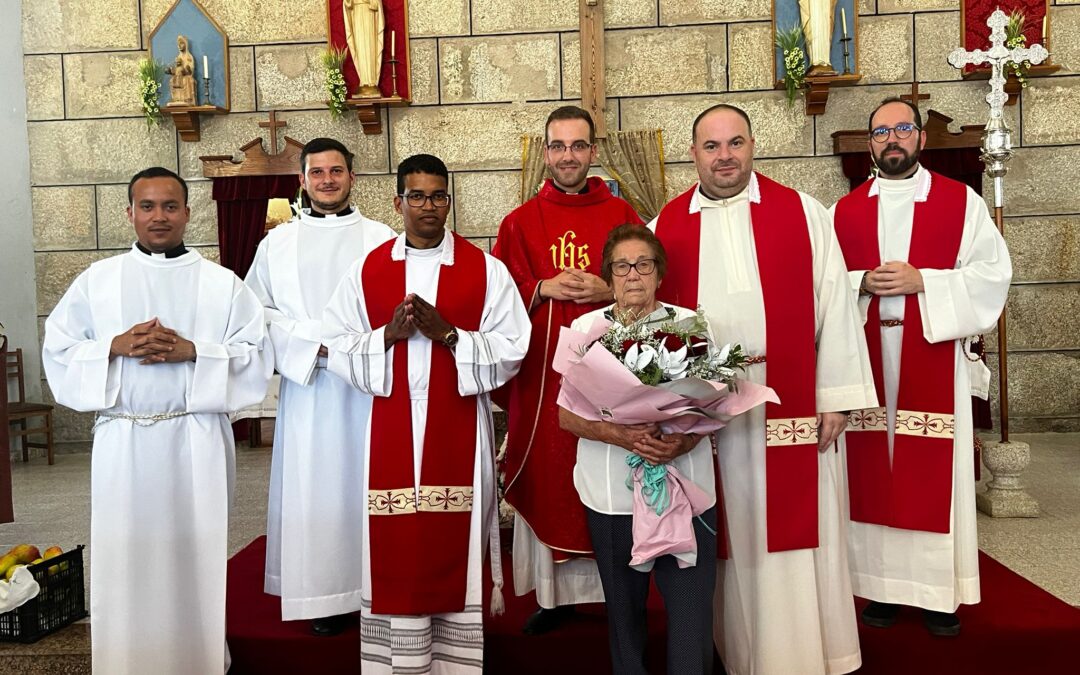 Agradecemento a unha vida de cariño, detalles e coidados á súa igrexa parroquial