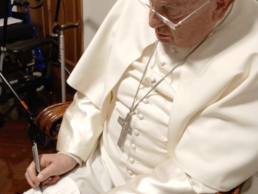 Vitrina dedicada ao Santo Padre no Museo de Castro Caldelas