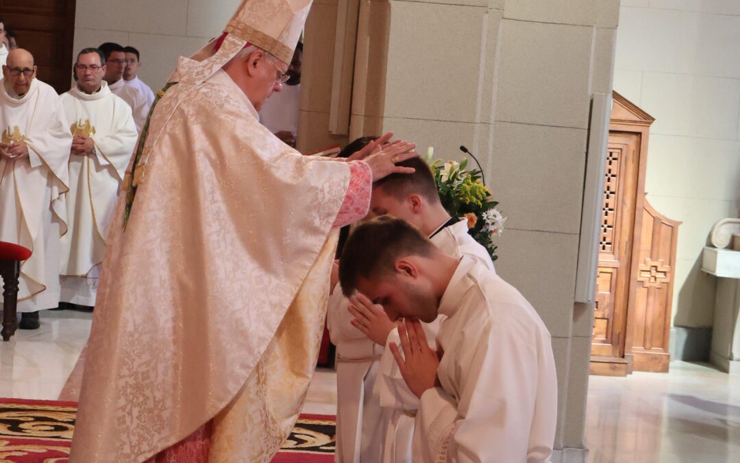 Ordenación de tres nuevos diáconos