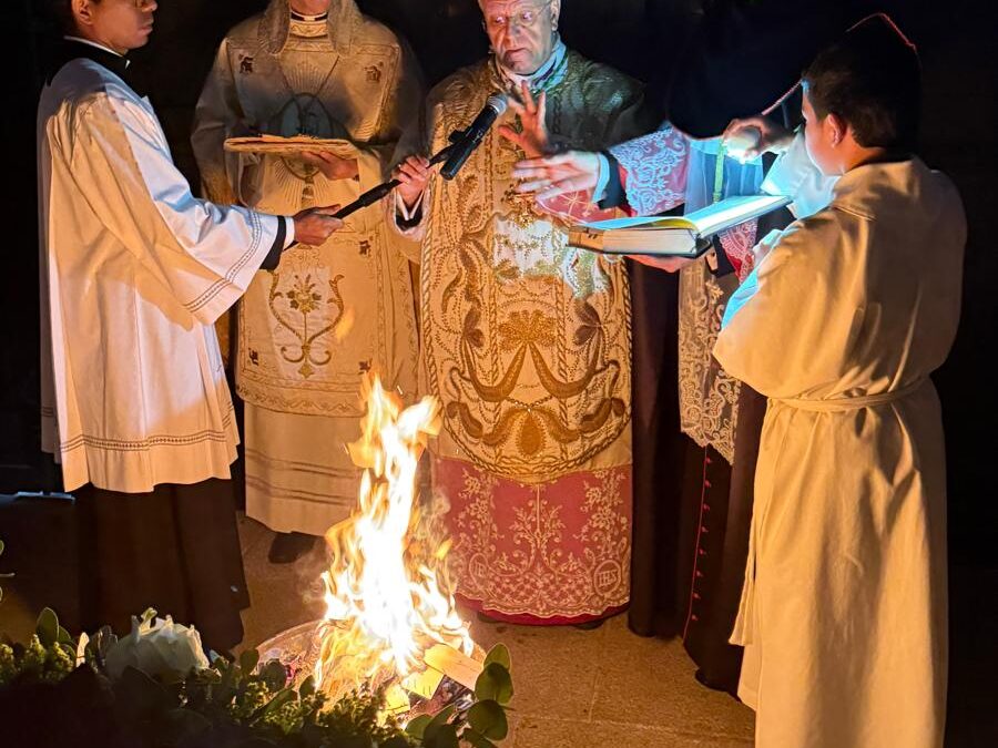 Sábado Santo: solemne Vigilia Pascual